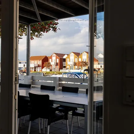 Langeland Luksuslejlighed Med Pool Og Ferienhaus *